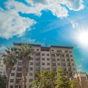 Bidwood Suite Hotel